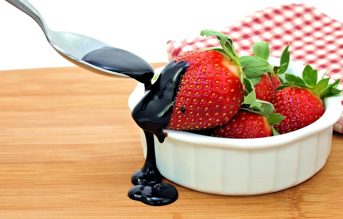 Photo wallpaper berries, chocolate, strawberry, spoon