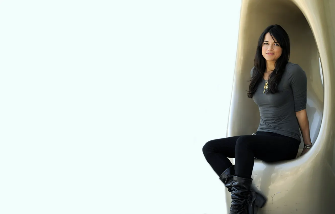 Photo wallpaper jeans, boots, sitting, Michelle Rodriguez, Michelle Rodriguez