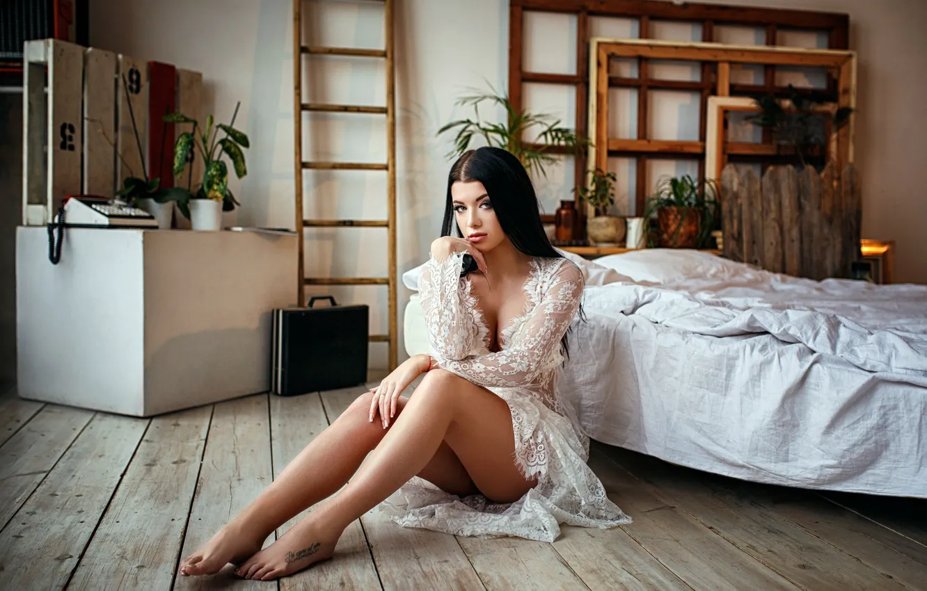 Photo wallpaper pose, bed, negligee, legs, Hakan Erenler, Nastya Salosina