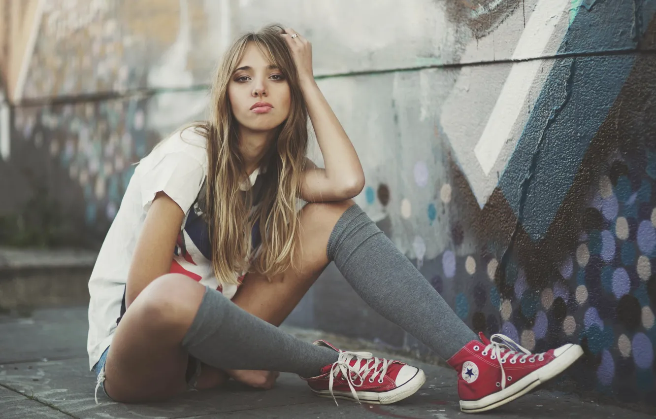 Photo wallpaper girl, photo, model, shorts, t-shirt, blonde, girl, swag