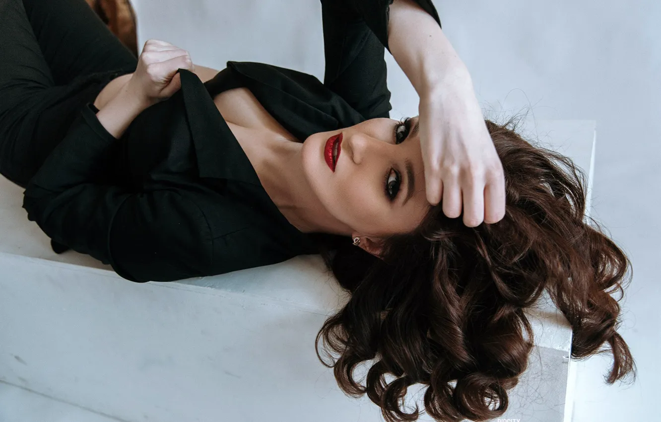 Photo wallpaper look, model, hair, hands, makeup, Pasha Karpenko, BIOCITY