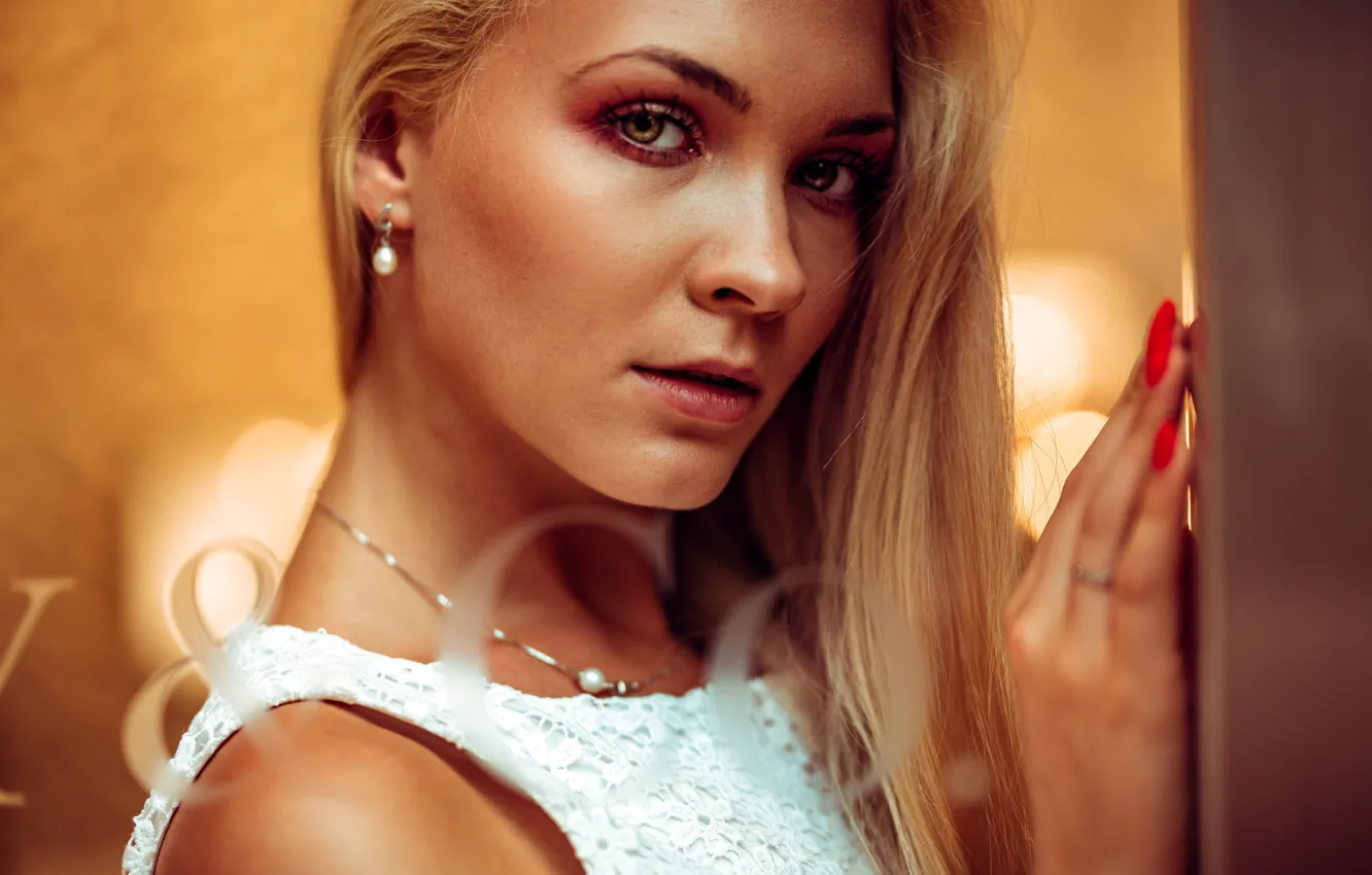 Photo wallpaper look, model, portrait, makeup, hairstyle, blonde, in white, bokeh