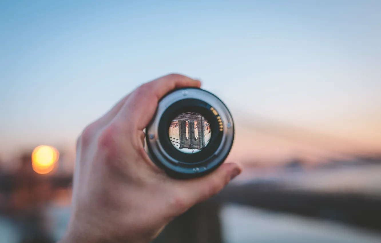 Photo wallpaper sunset, New York, hands, lens, Brooklyn bridge, Manhattan, bokeh, United States