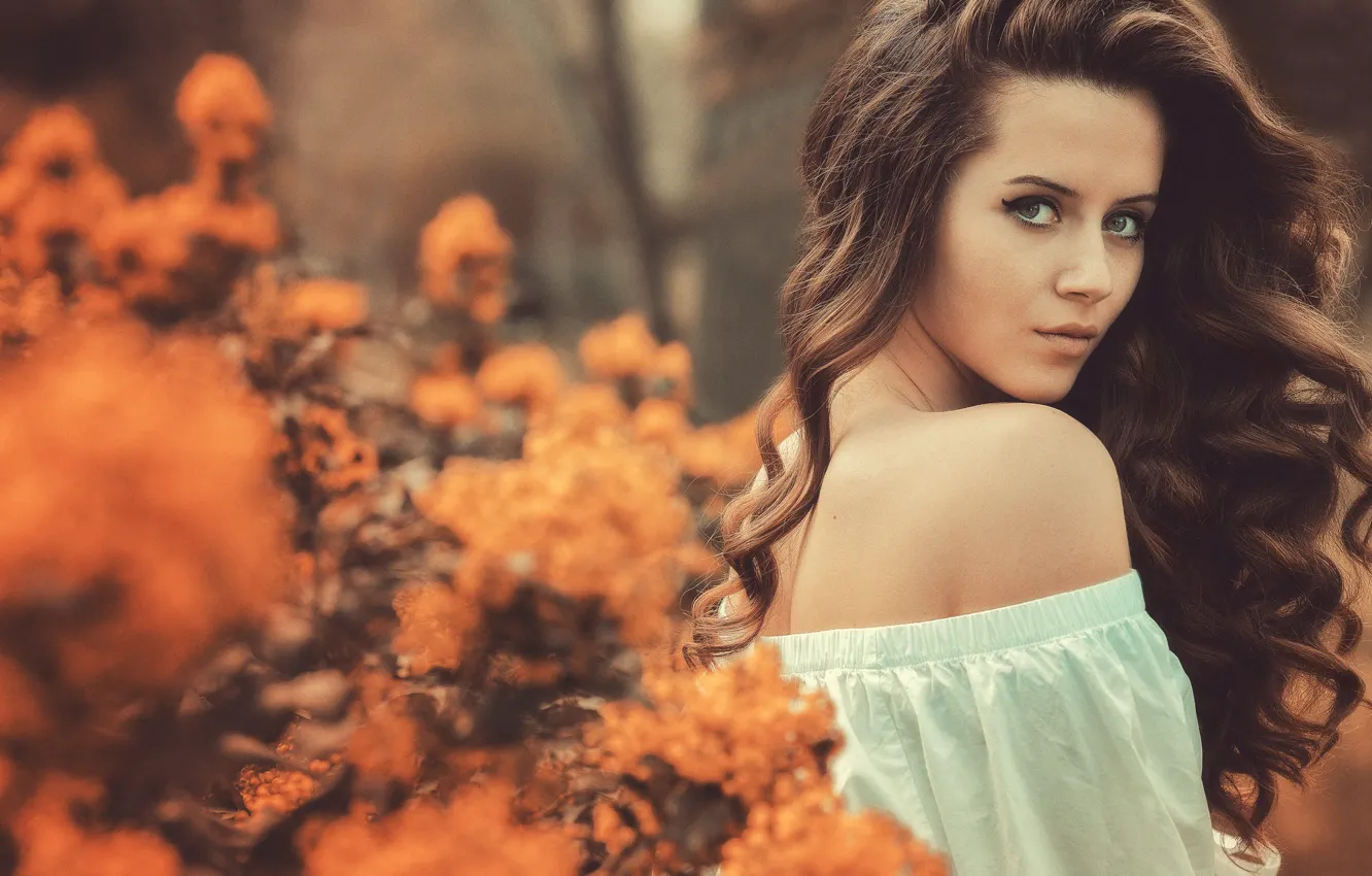 Photo wallpaper autumn, look, girl, nature, foliage, hair, portrait, shoulders