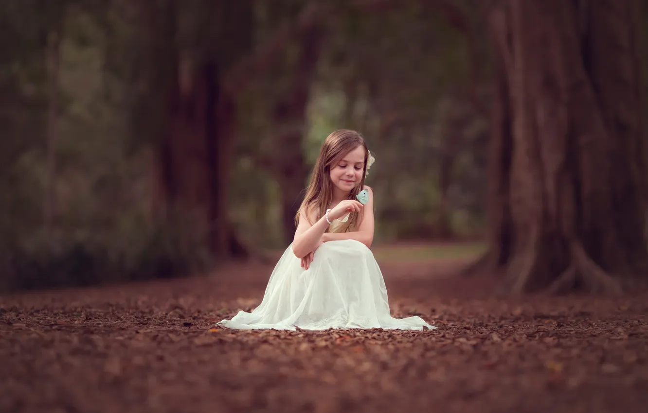 Photo wallpaper smile, butterfly, girl