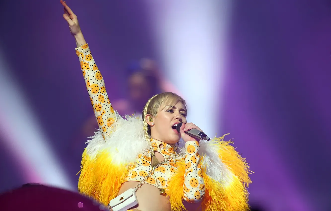 Photo wallpaper singer, Miley Cyrus, Miley Cyrus, In Perth, Performs Live