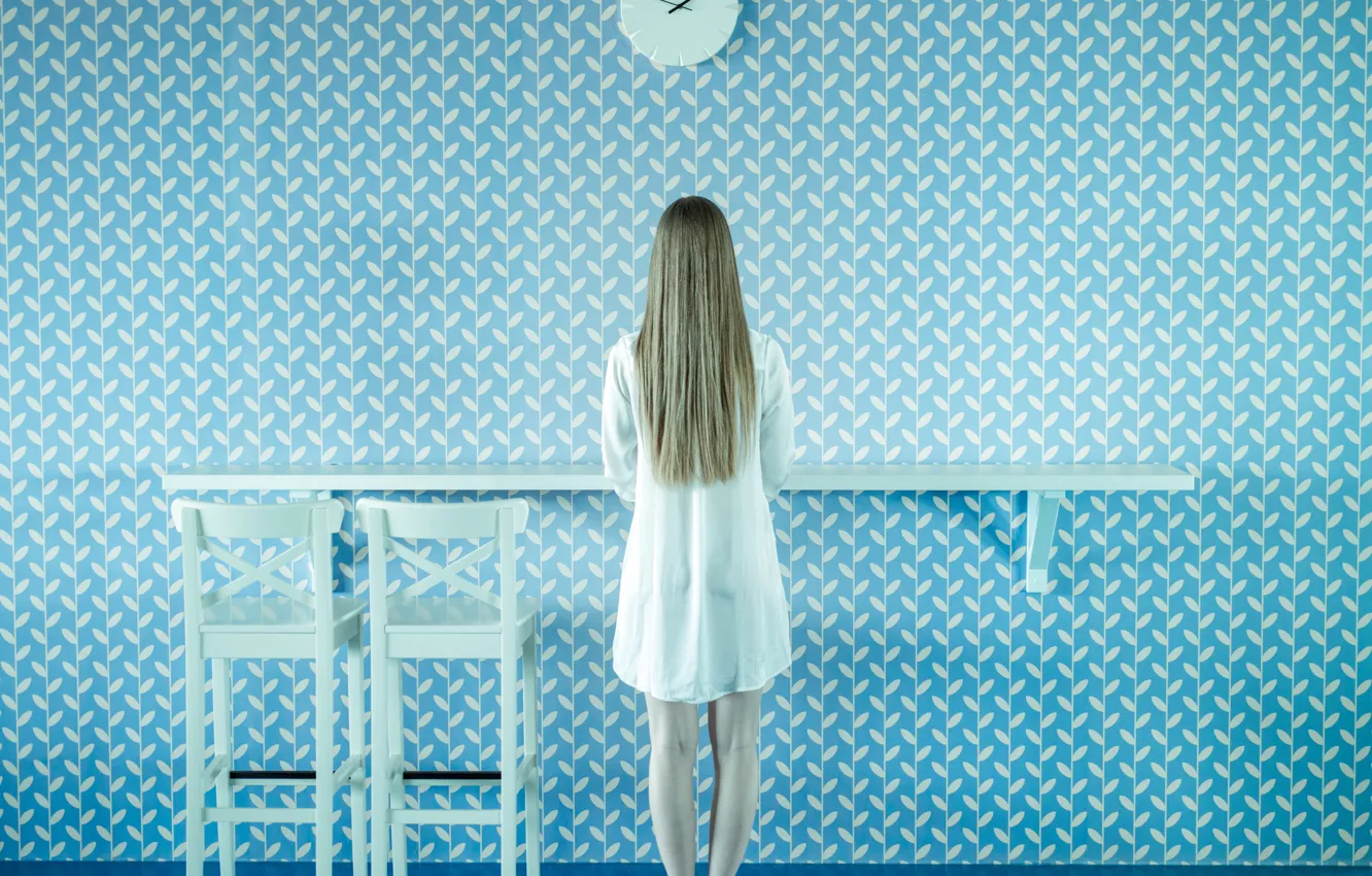 Photo wallpaper girl, wall, watch