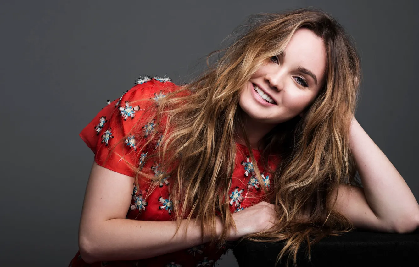 Photo wallpaper smile, actress, Liana Liberato