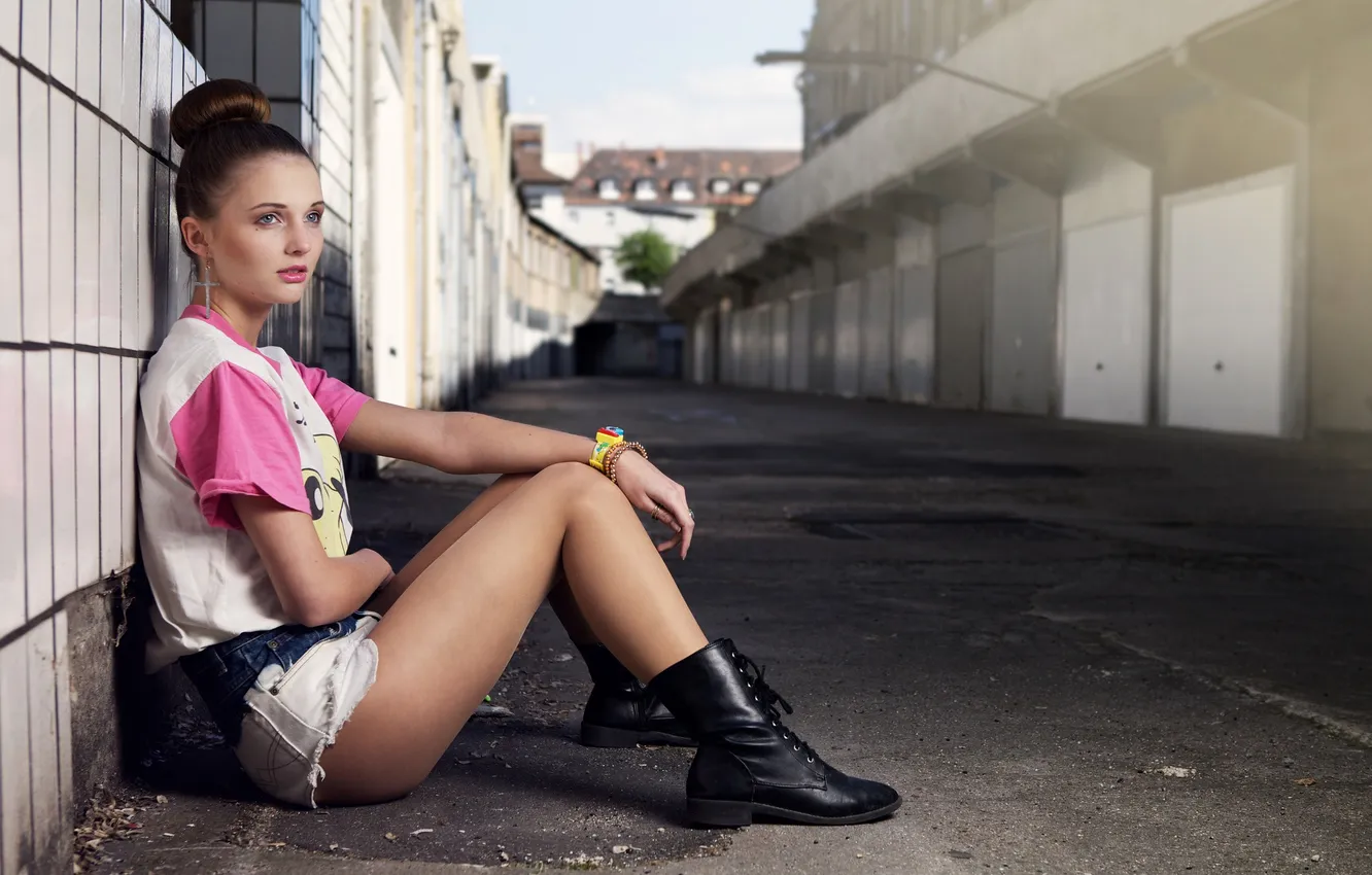 Photo wallpaper eyes, girl, feet, hair, boots, lips