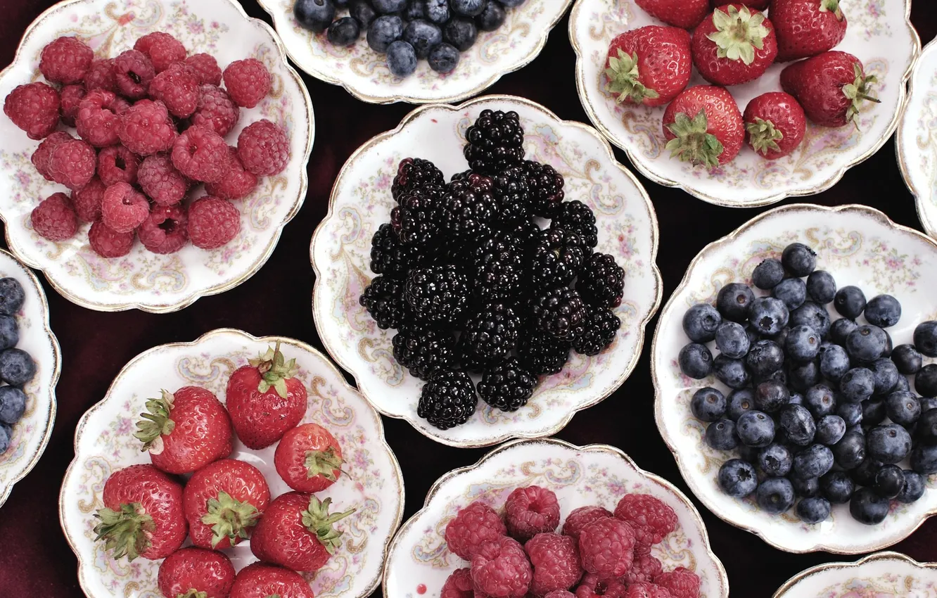 Photo wallpaper berries, raspberry, strawberries, strawberry, plate, currants, saucer, BlackBerry