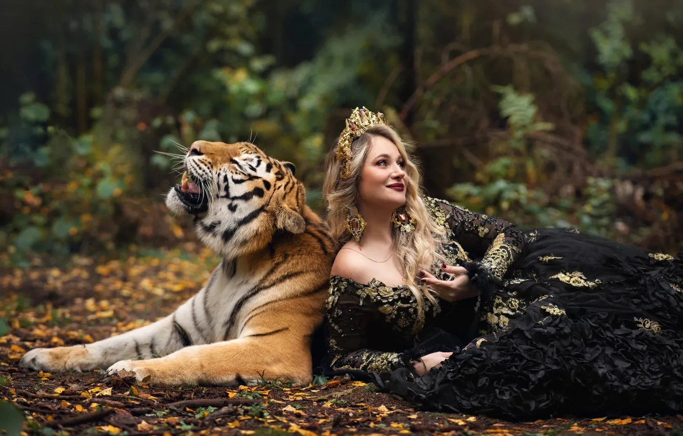 Photo wallpaper autumn, forest, girl, nature, tiger, pose, smile, style