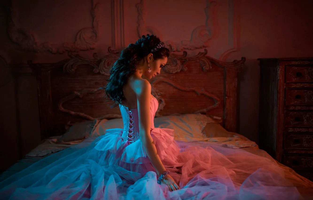 Photo wallpaper model, bed, dress, Lera Kondra