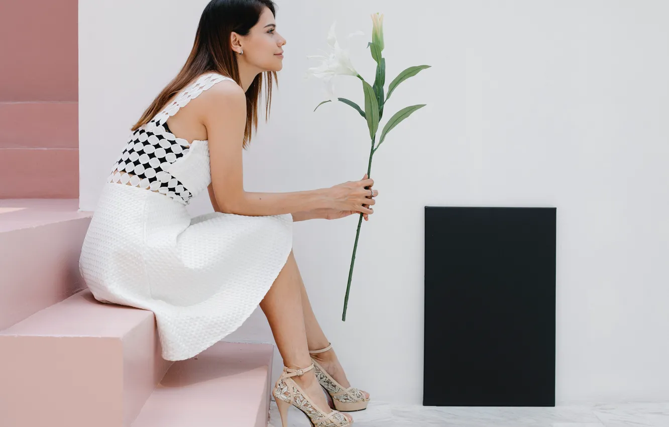 Photo wallpaper flowers, smile, stage, white dress, flower, smile, cute girl, white dress