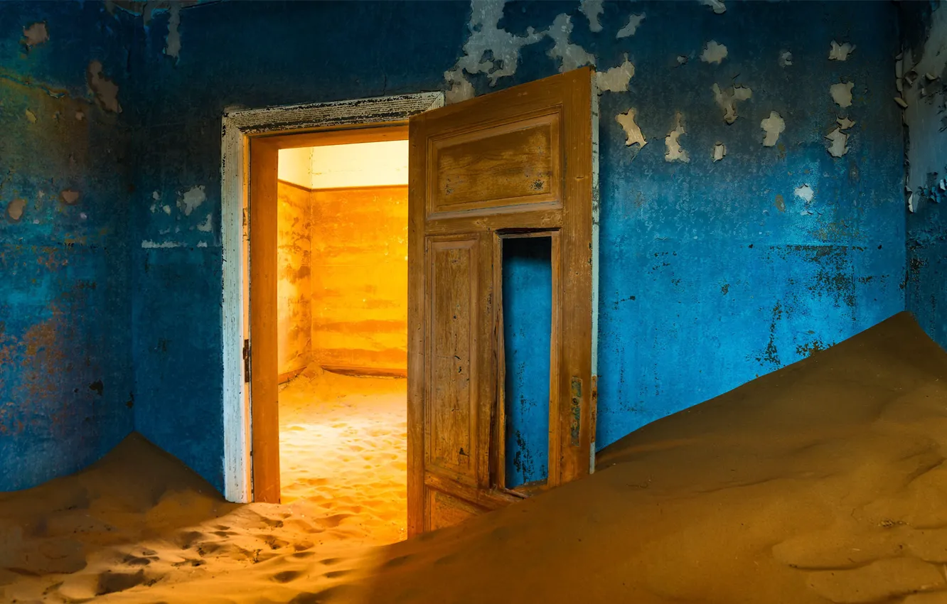 Photo wallpaper sand, house, the door