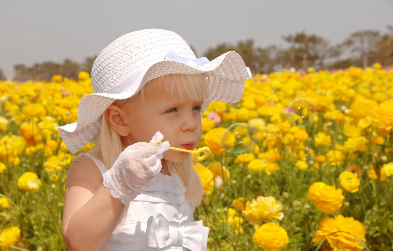 Photo wallpaper field, children, bubbles, girl