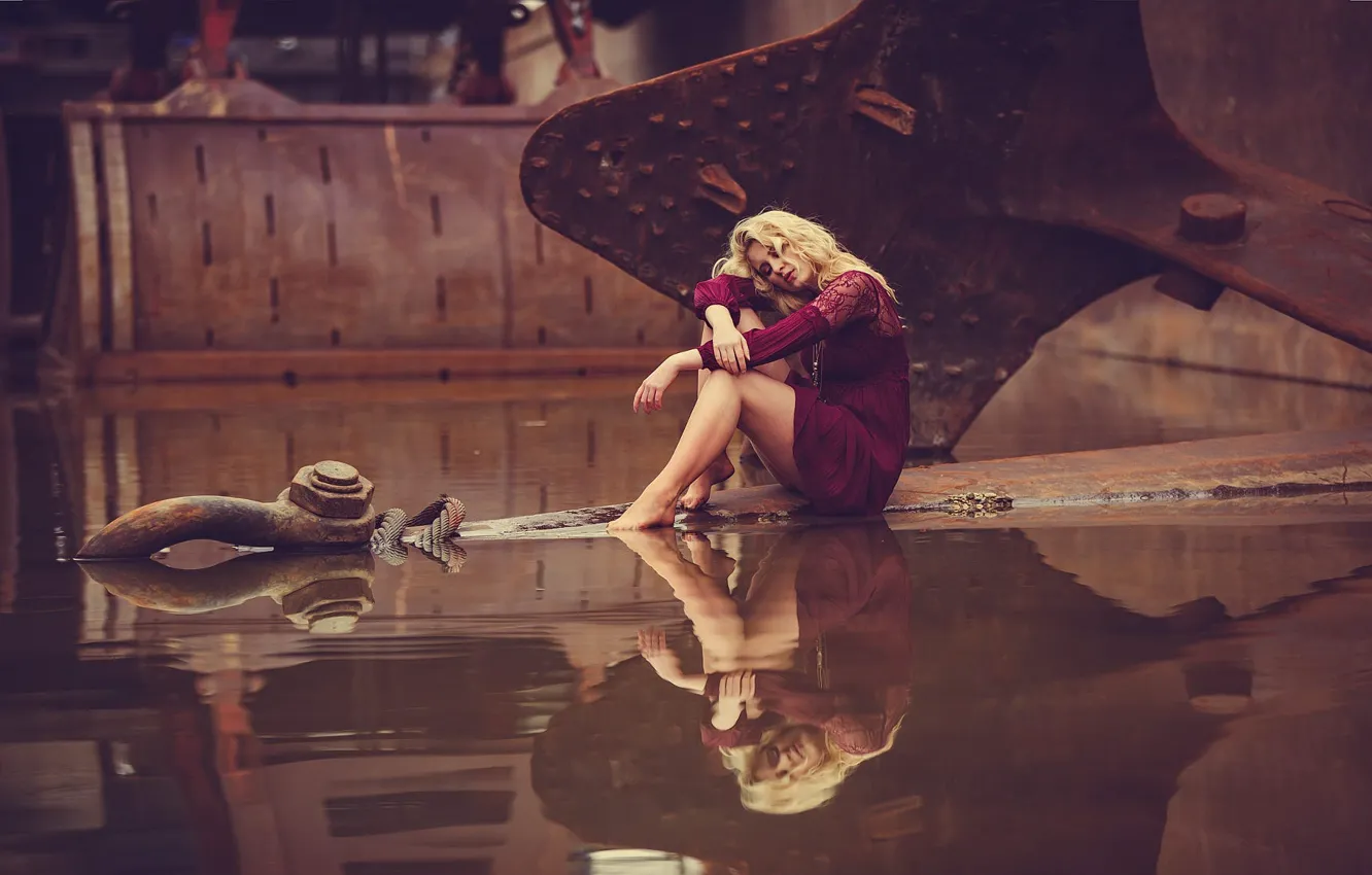 Photo wallpaper Anchor, in the water, dress, legs, anchor, reflection