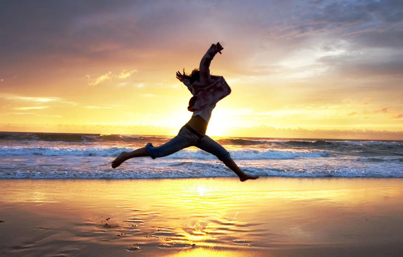 Photo wallpaper beach, jump, the evening