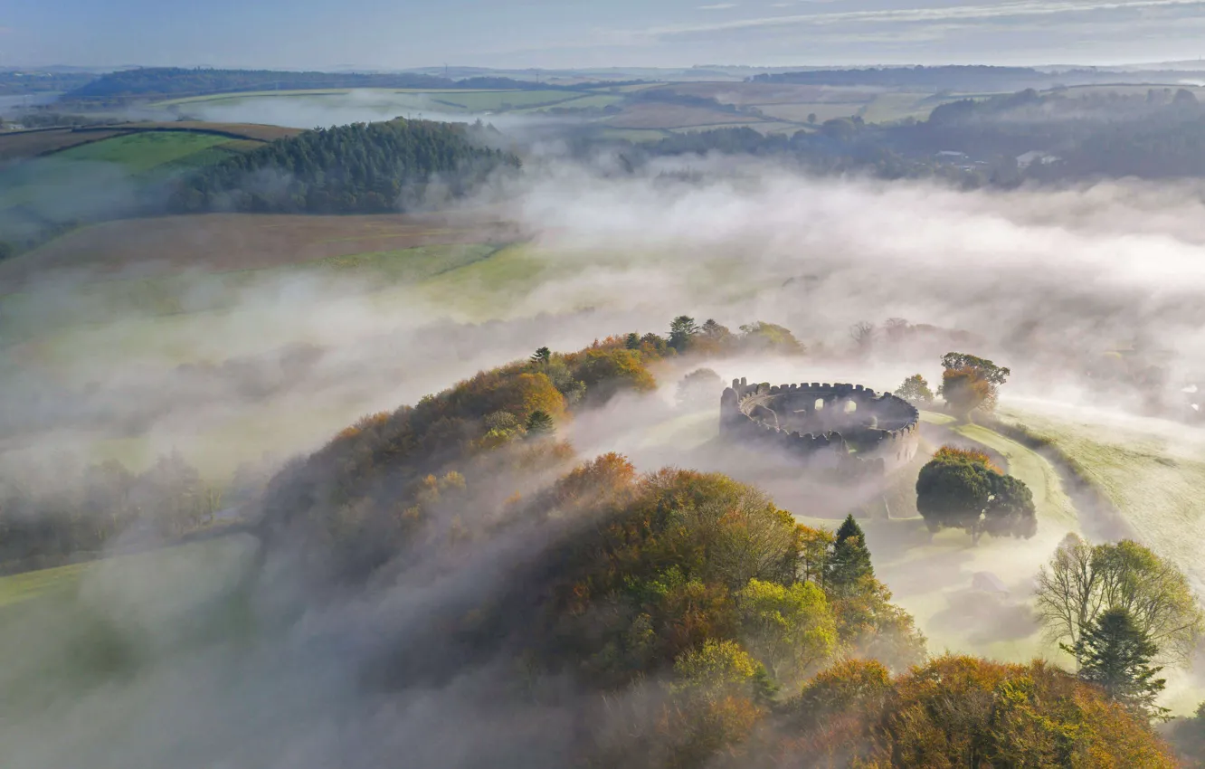 Photo wallpaper fog, England, hill, Cornwall, Restormel Castle