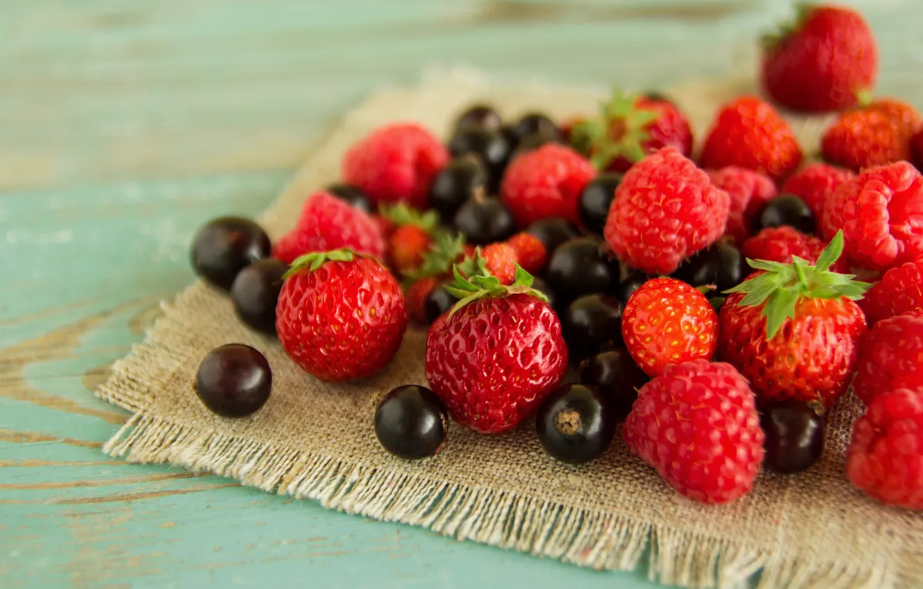 Photo wallpaper berries, raspberry, black, Board, strawberries, strawberry, placer, different