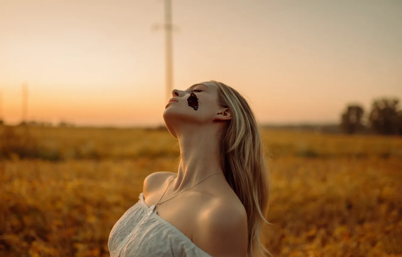 Photo wallpaper BLONDE, BUTTERFLY, FIELD, FACE, Photographer Masha Raymers