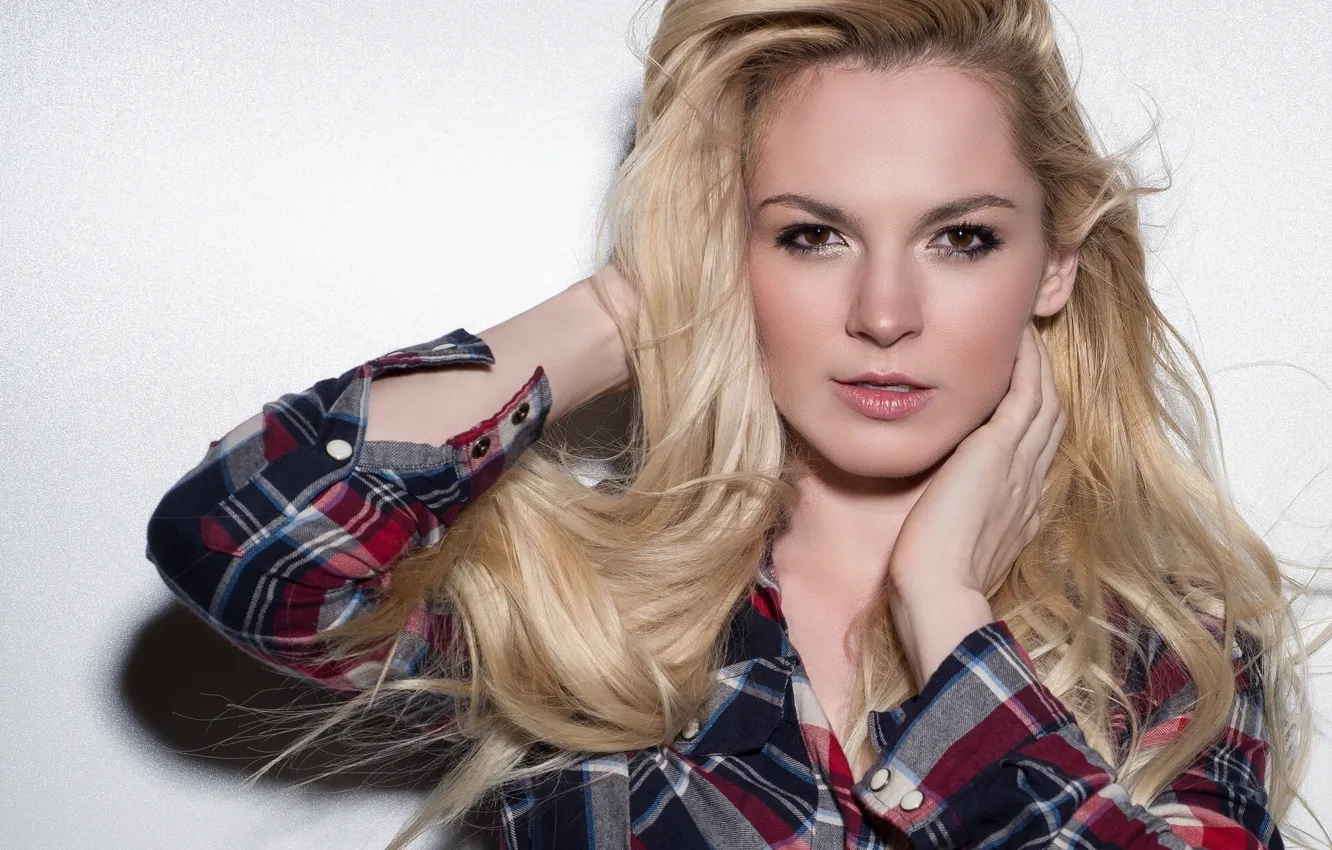 Photo wallpaper hair, shirt, Katie DeLuca