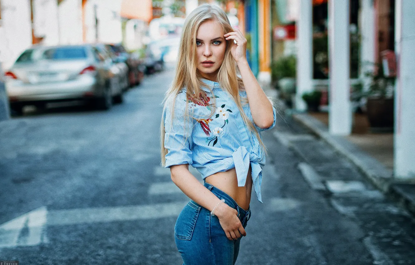 Photo wallpaper look, the city, pose, street, model, portrait, jeans, makeup