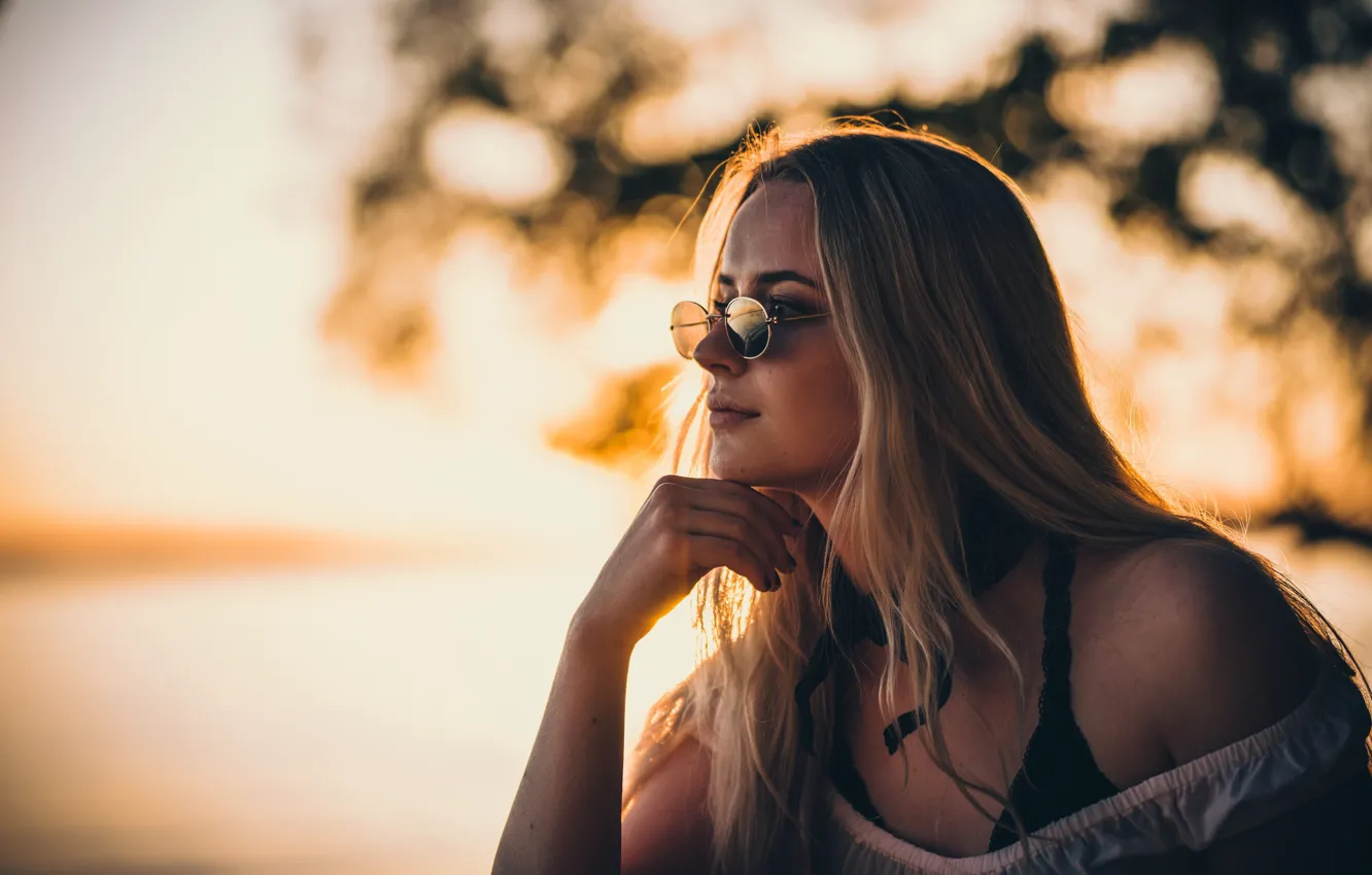 Photo wallpaper face, hair, the evening, glasses, profile, cutie