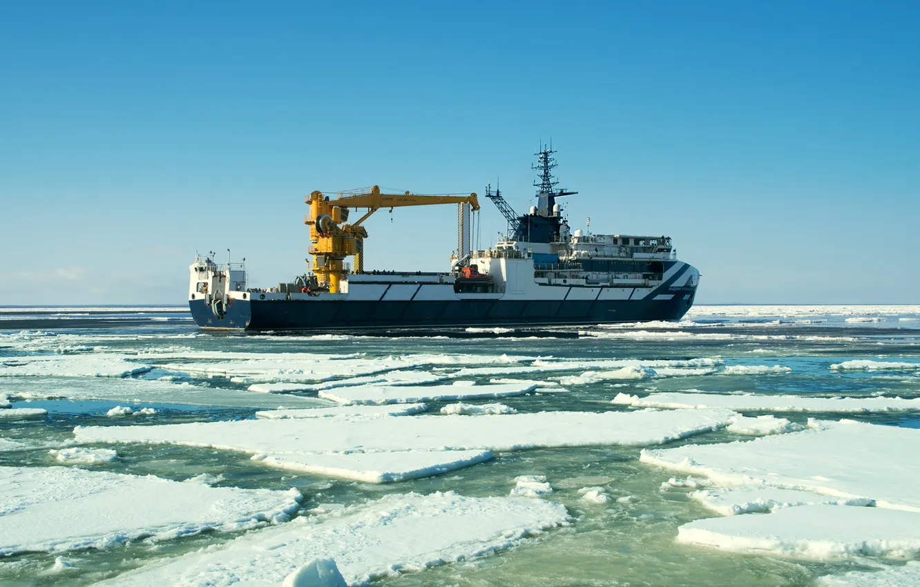 Photo wallpaper transport, Academician Alexandrov, Military support