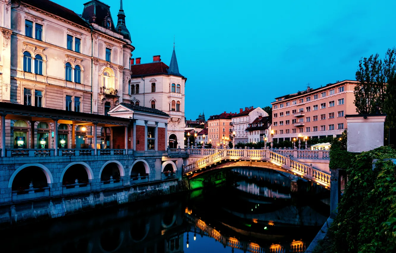 Photo wallpaper bridge, the city, river, building, home, the evening, Slovenia, Ljubljana