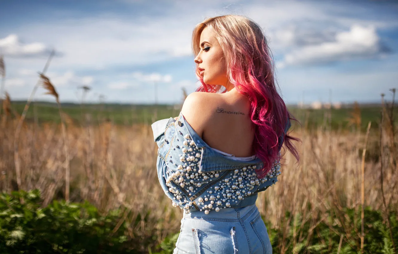 Photo wallpaper field, the sky, grass, the sun, clouds, pose, model, portrait