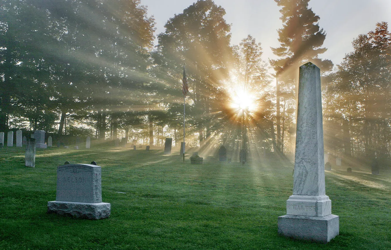 Photo wallpaper the sun, rays, flag, monument, cemetery