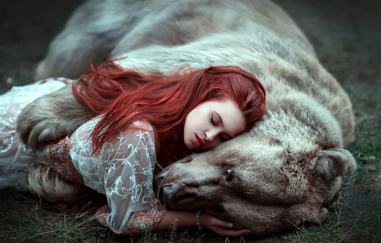Photo wallpaper girl, face, hair, bear, bear, closed eyes, hugs, Maria Lipina