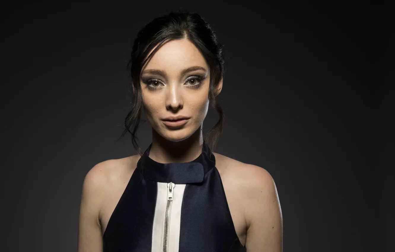 Photo wallpaper look, pose, makeup, actress, the dark background, Emma Dumont, Emma Dumont