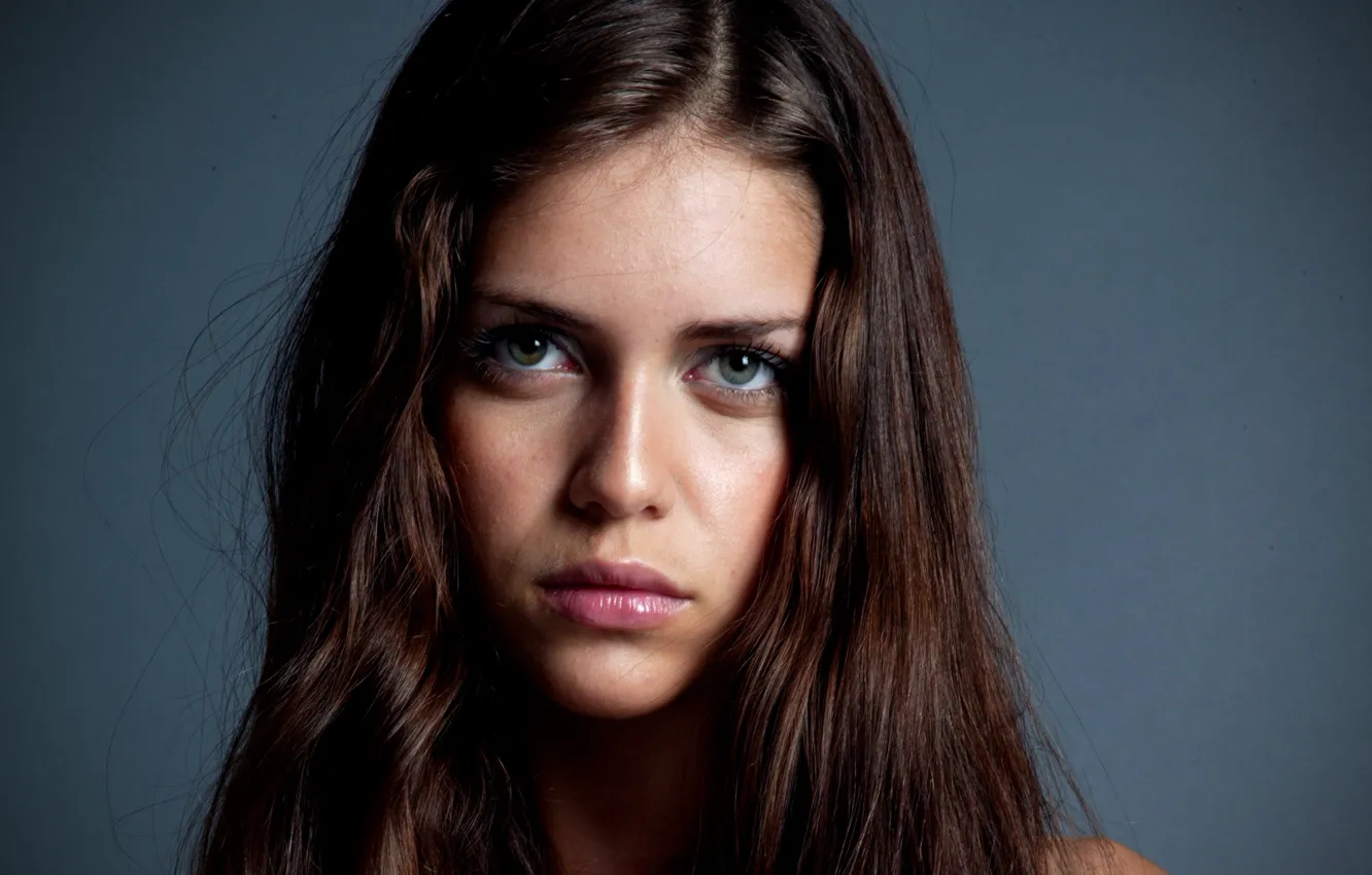 Photo wallpaper model, brunette, Rubles Grenade, without make-up