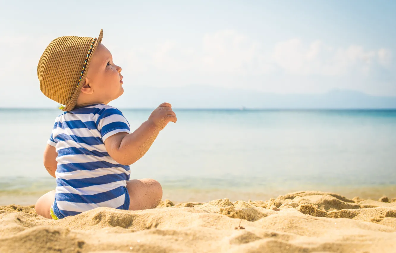 Photo wallpaper sand, sea, beach, hat, boy, baby