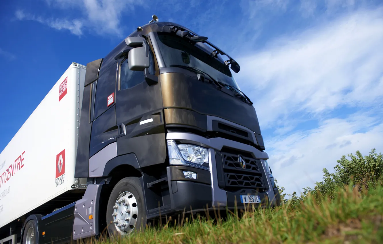 Photo wallpaper the sky, grass, truck, Renault, cabin, tractor, 4x2, the trailer