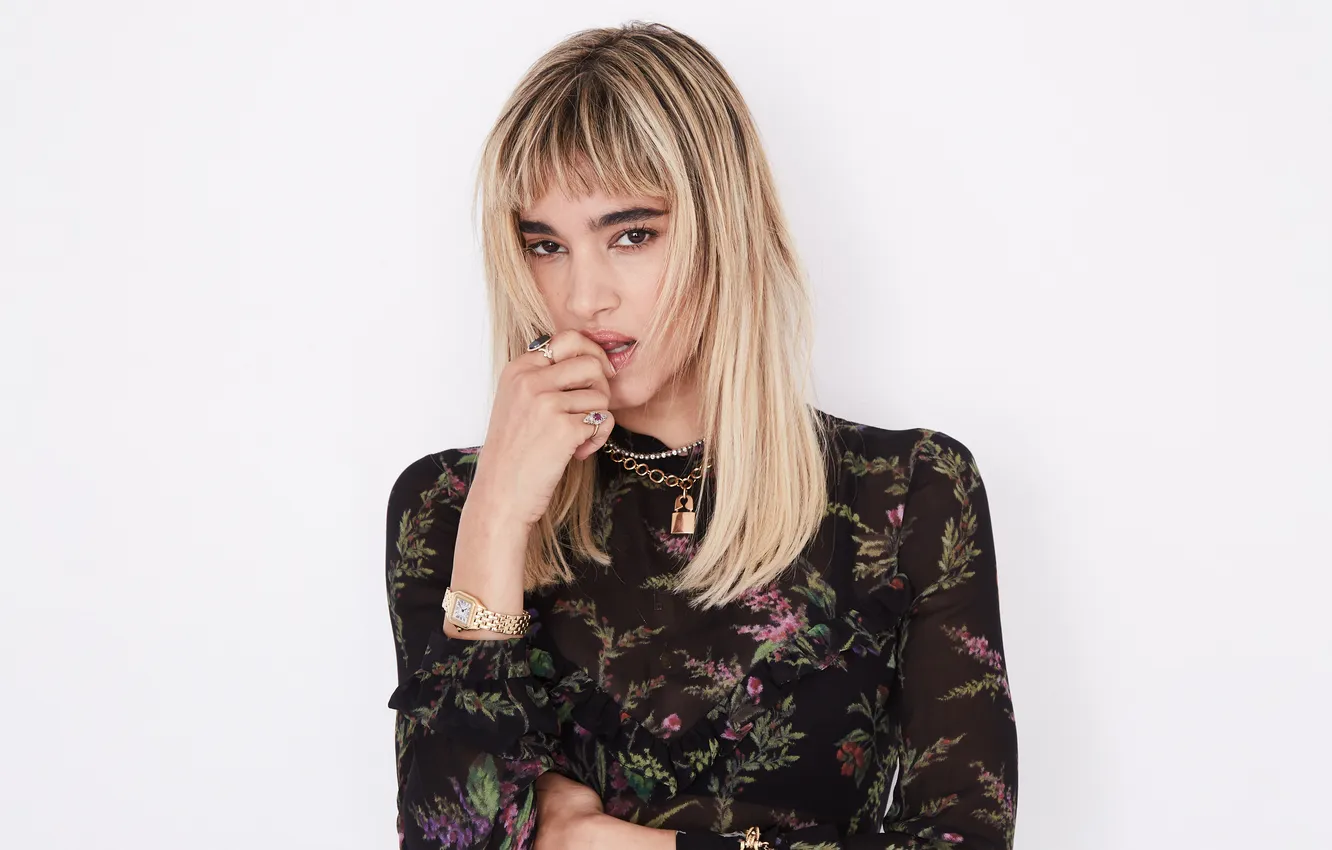 Photo wallpaper look, portrait, actress, blonde, white background, dancer, Sofia Boutella, Sofia Boutella