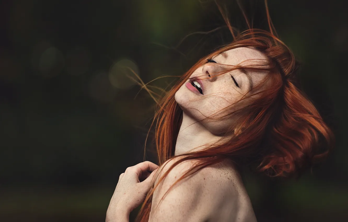 Photo wallpaper girl, freckles, red