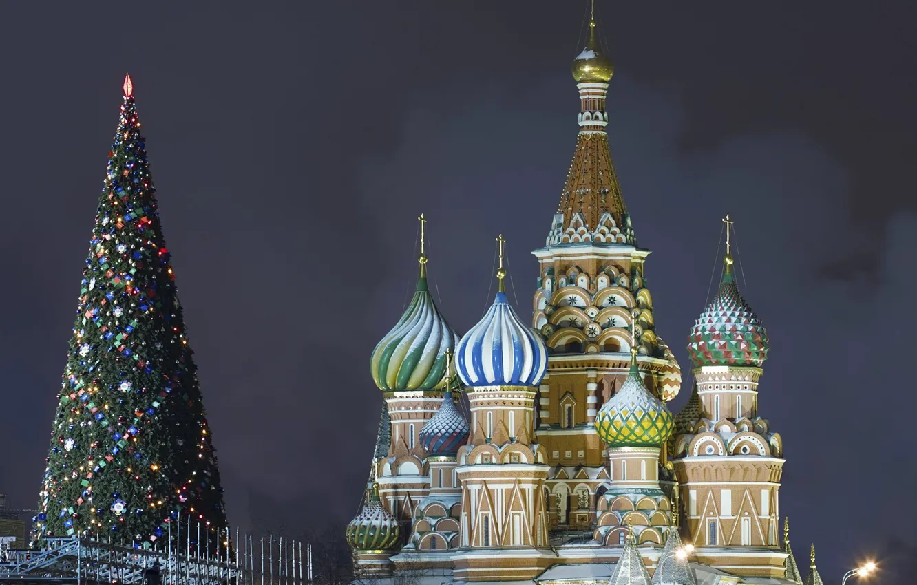 Photo wallpaper tree, new year, spruce, Christmas, Moscow, The Kremlin, St. Basil's Cathedral, herringbone