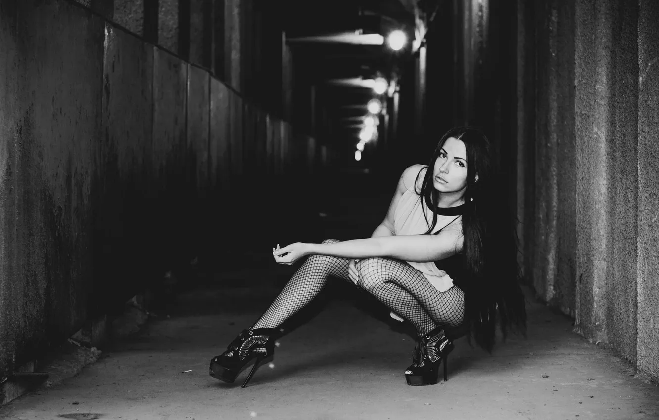 Photo wallpaper girl, photo, model, brunette, shoes, heels