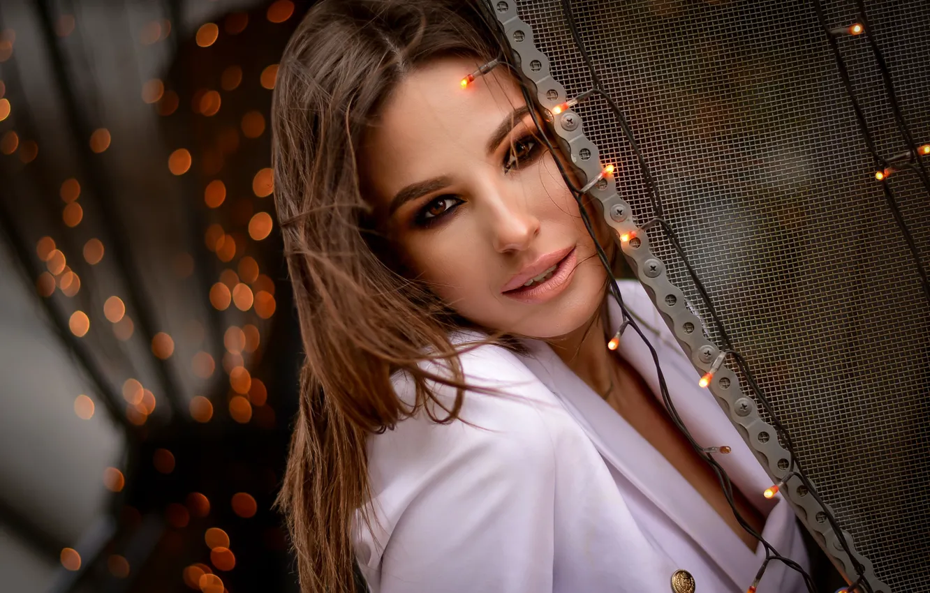 Photo wallpaper look, girl, face, glare, portrait, makeup, garland, Anastasia Mazzei (Don)