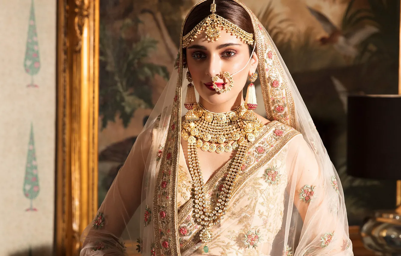 Photo wallpaper girl, fashion, eyes, smile, beautiful, figure, model, lips