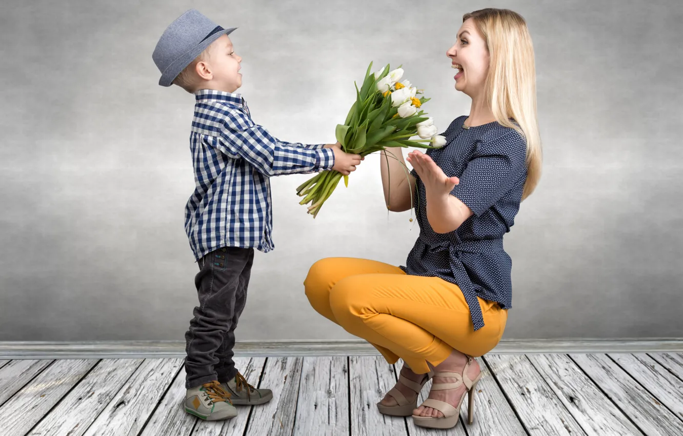 Photo wallpaper girl, joy, flowers, children, boy, baby, tulips, two