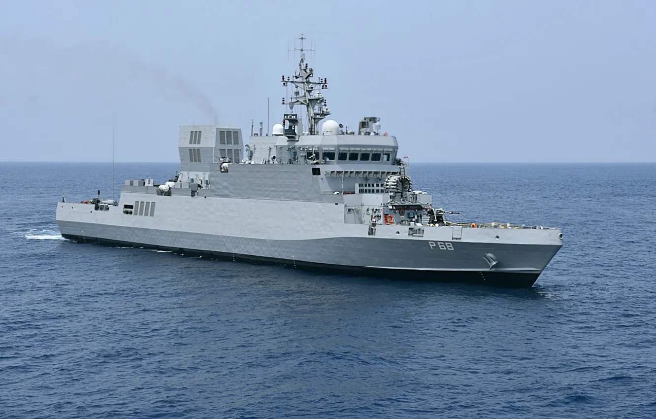 Photo wallpaper Corvette, The Indian Navy, INS Arnala, P 68