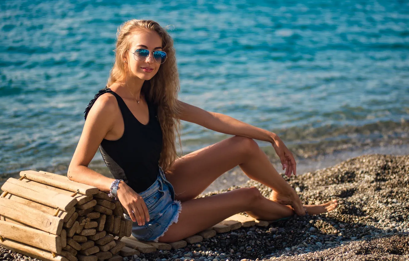 Photo wallpaper beach, long hair, water, model, women, blonde, smiling, sunglasses