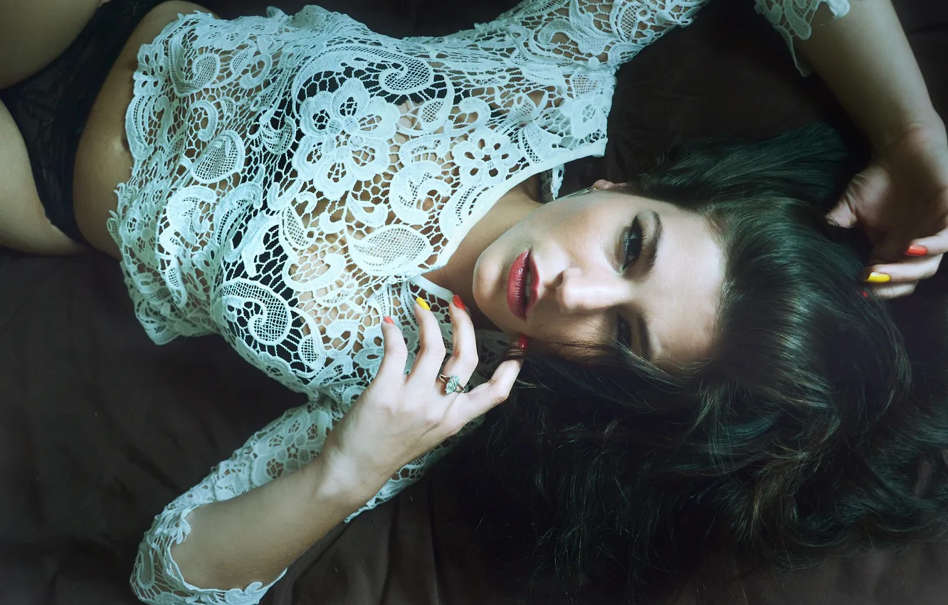 Photo wallpaper brunette, ring, manicure