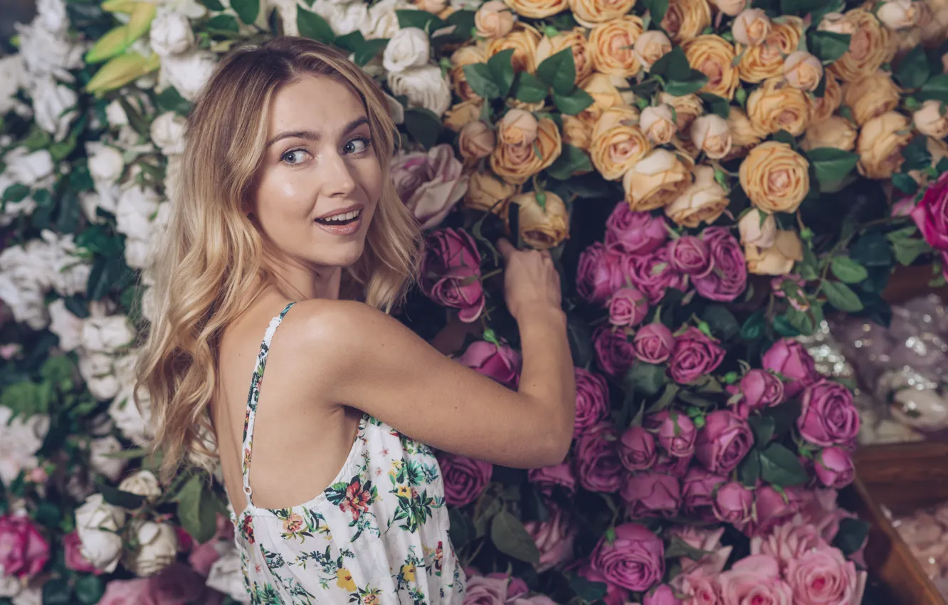 Photo wallpaper girl, flowers, woman, roses, beauty, bouquet, colorful, blonde