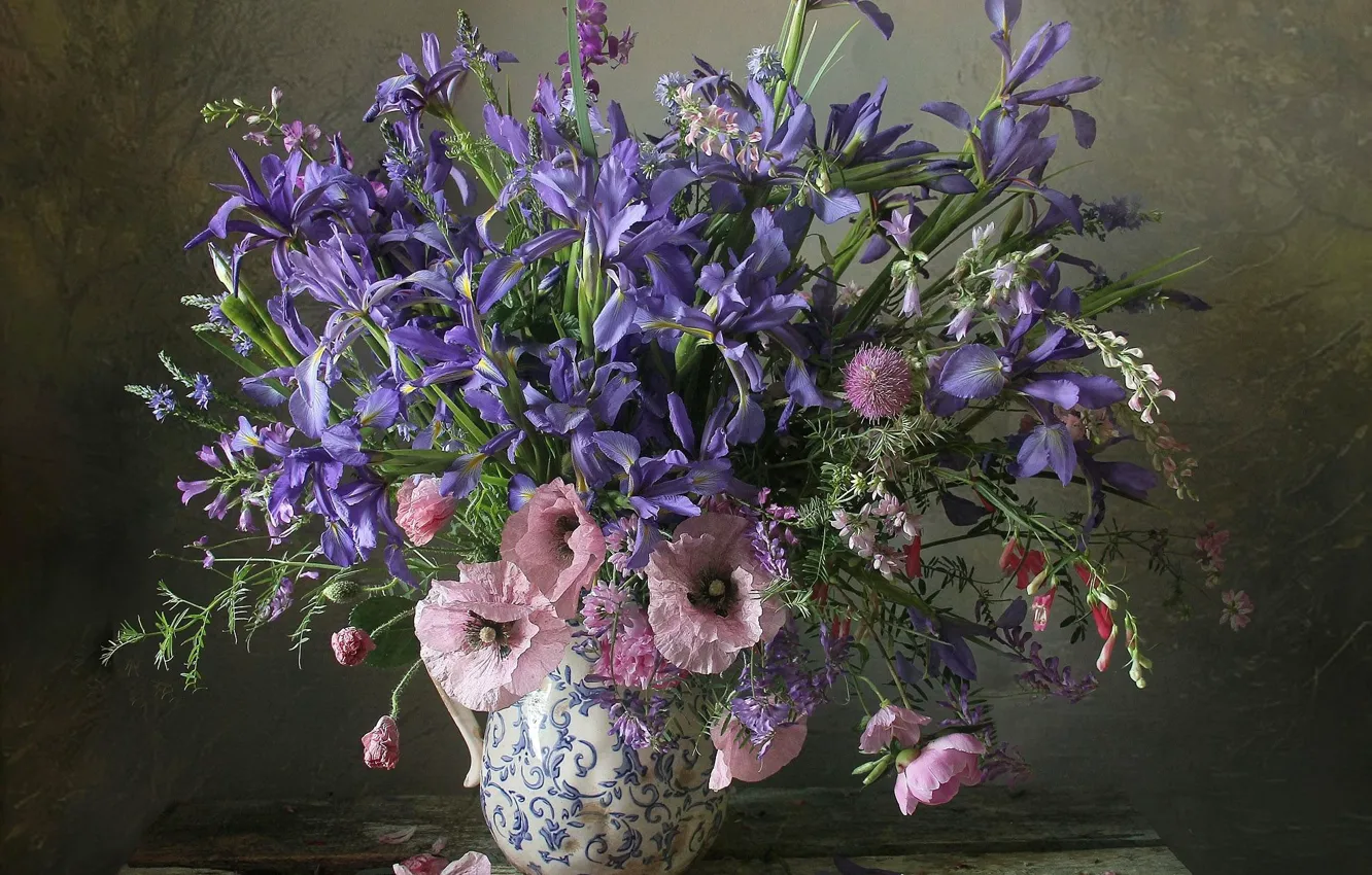 Photo wallpaper flowers, table, Maki, bouquet, vase, pink, still life, grey background