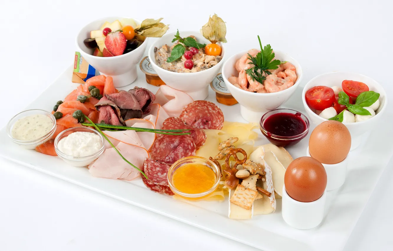Photo wallpaper eggs, Breakfast, cheese, meat, crackers, tomatoes, sauce, sausage