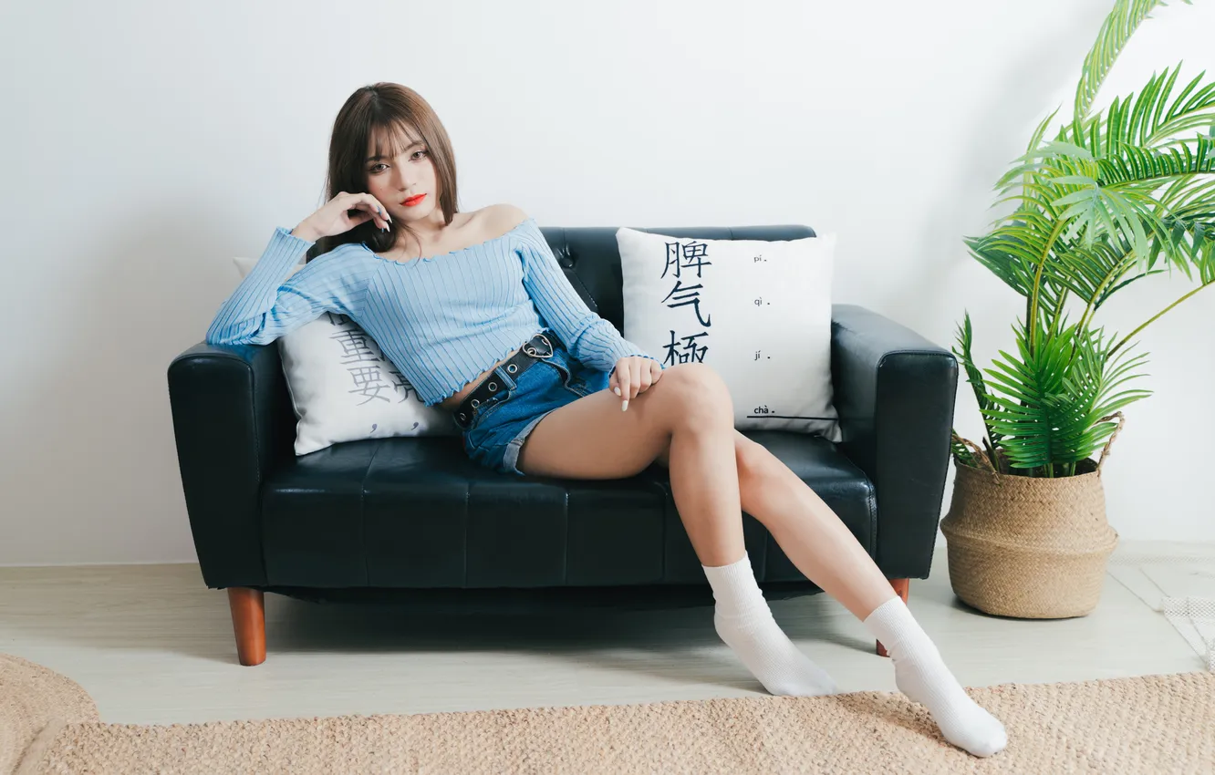 Photo wallpaper girl, sofa, Asian